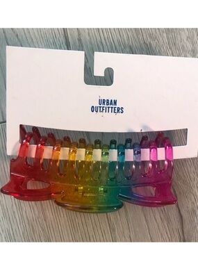 UO Large Rainbow Claw Clip
